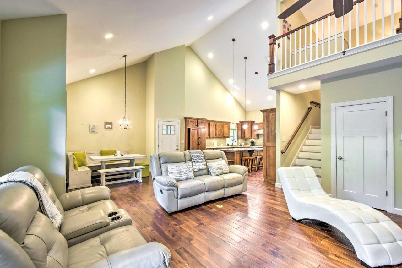 Cozy Riverside Dahlonega Home With Kayaks And Fire Pit Exterior photo